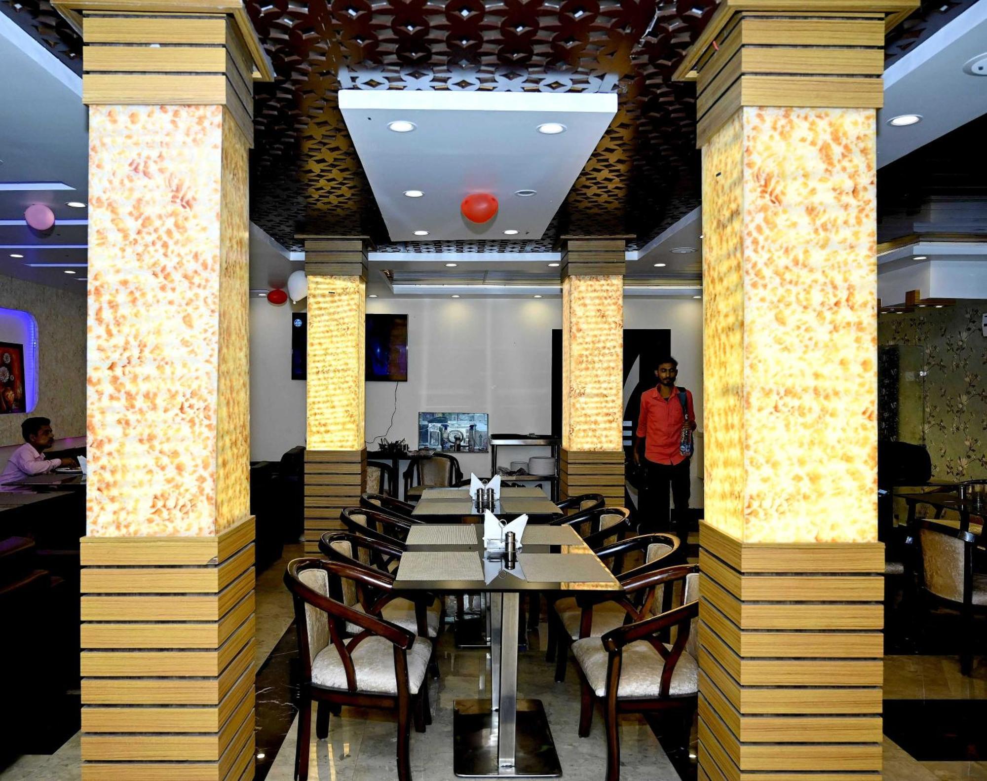 Super Hotel O Glance Inn Patna  Kültér fotó