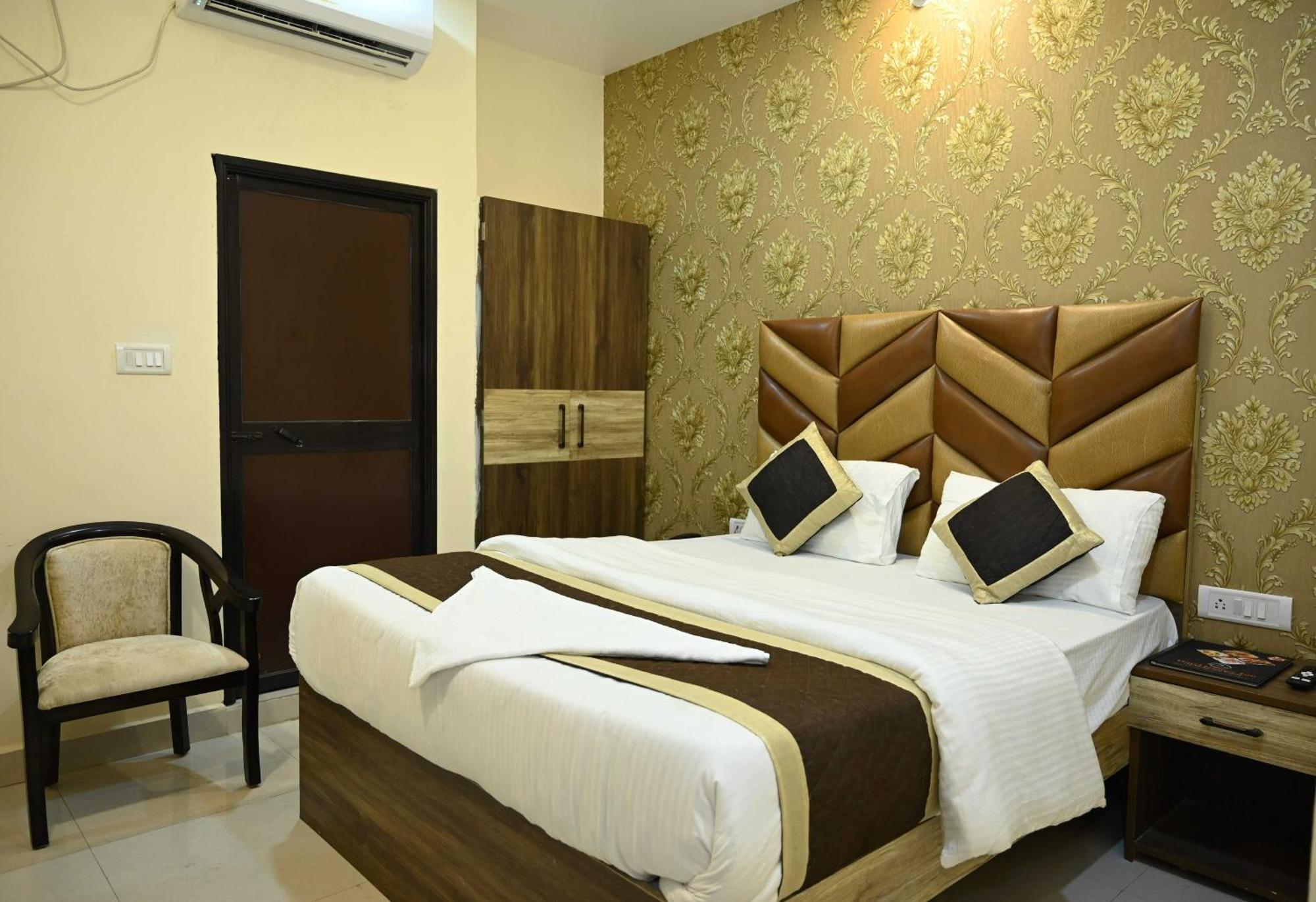 Super Hotel O Glance Inn Patna  Kültér fotó