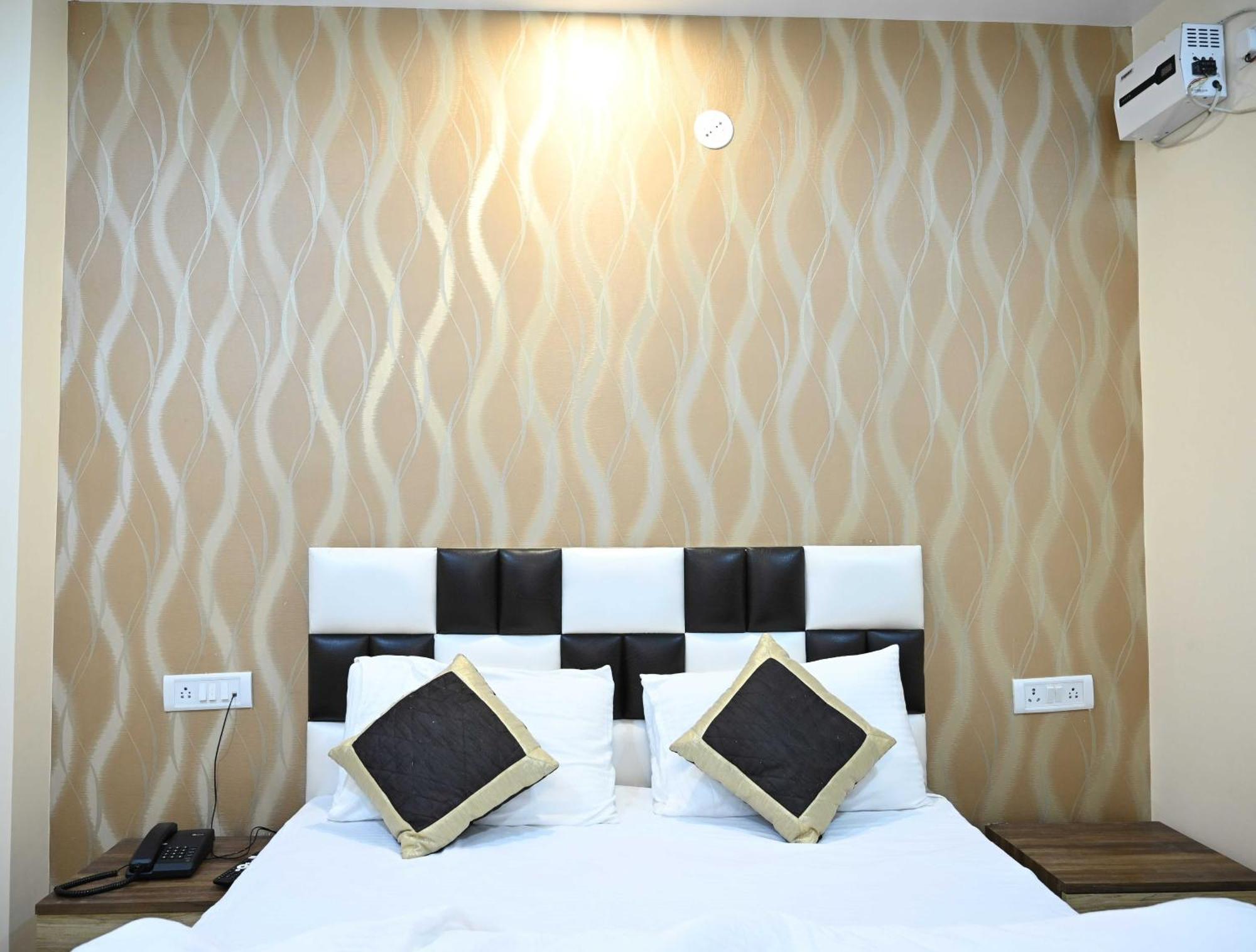 Super Hotel O Glance Inn Patna  Kültér fotó
